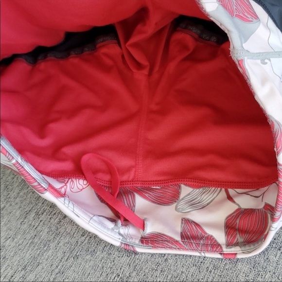 Lululemon Speed Skirt Size 8 - Picture 4 of 9